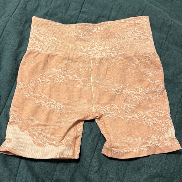 Gymshark Camo Adapt Workout Shorts - Picture 2 of 2